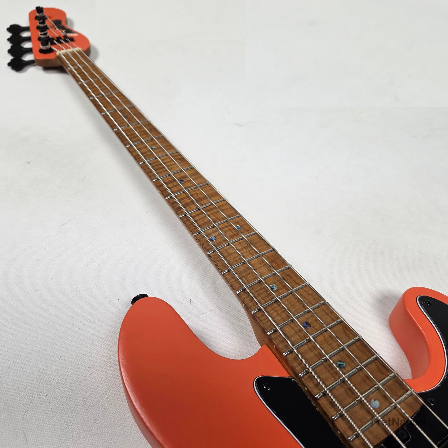 McGrath J-Style Thunderhorse IV 4-String Bass Dimarzio Relentless 12-Way Tilt - Peach 8.86lbs