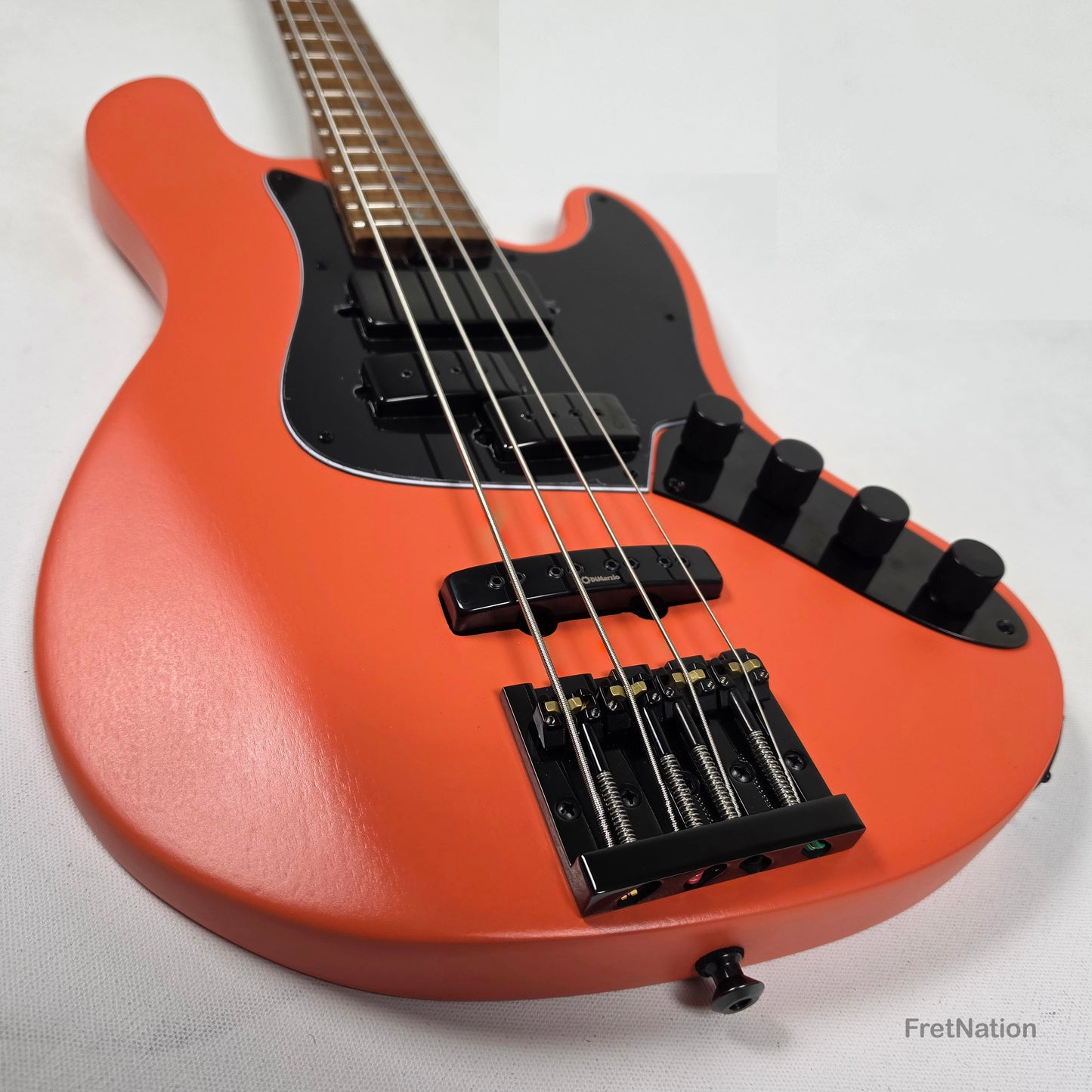 McGrath J-Style Thunderhorse IV 4-String Bass Dimarzio Relentless 12-Way Tilt - Peach 8.86lbs