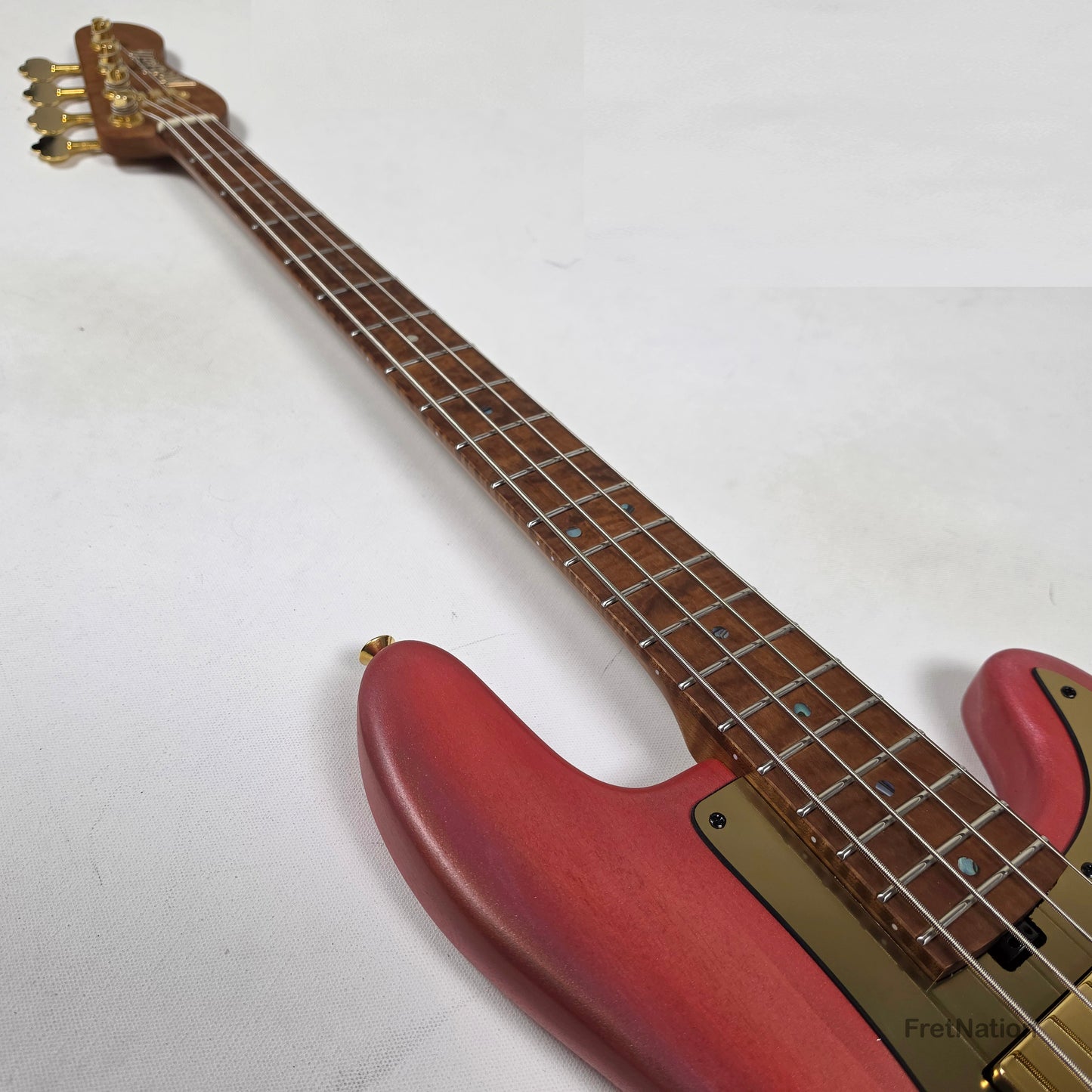 McGrath Guitars McGrath Thunderhorse IV 4-String Bass DiMarzio Relentless - Gold Dusk 8.66lbs