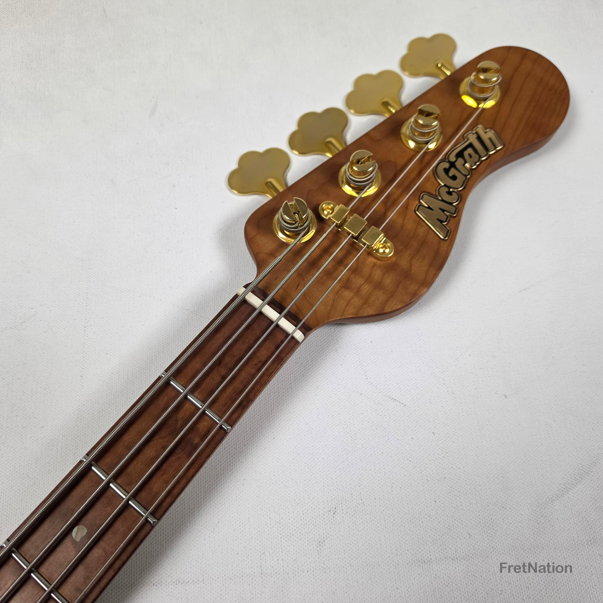 McGrath Guitars McGrath Thunderhorse IV 4-String Bass DiMarzio Relentless - Gold Dusk 8.66lbs
