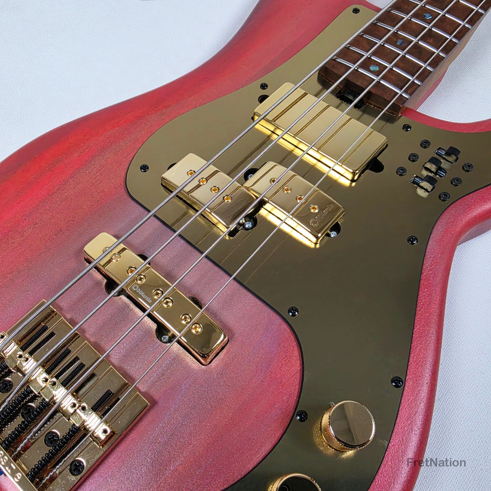 McGrath Guitars McGrath Thunderhorse IV 4-String Bass DiMarzio Relentless - Gold Dusk 8.66lbs
