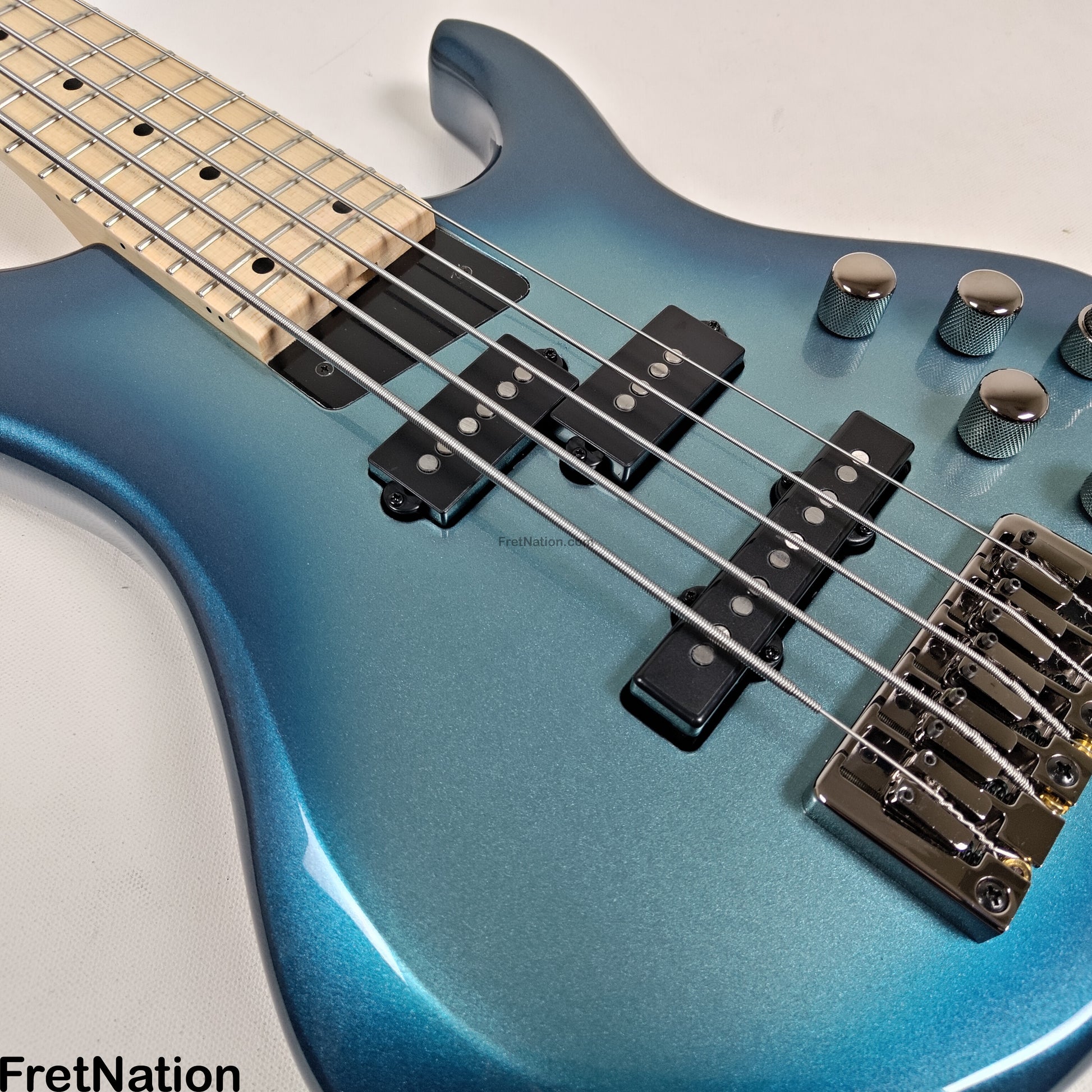 MTD MTD Kingston LK5 V2 Lynn Keller Artist Edition 32" Scale Bass Skyburst - 7.56lbs SN: MTD25020129