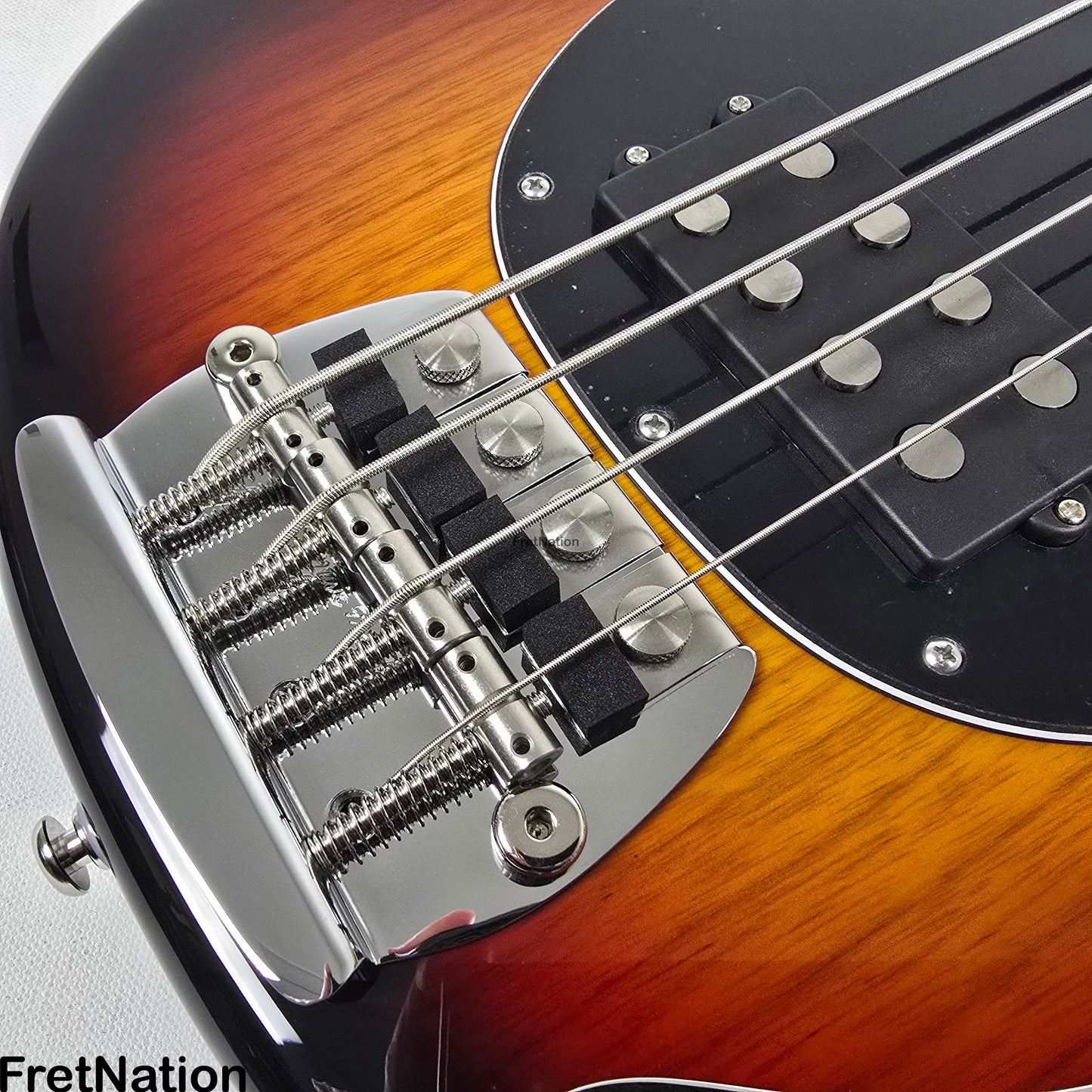 Music Man Ernie Ball Music Man StingRay Retro 70s 4-String Bass Vintage Sunburst 9.94lbs CB00271