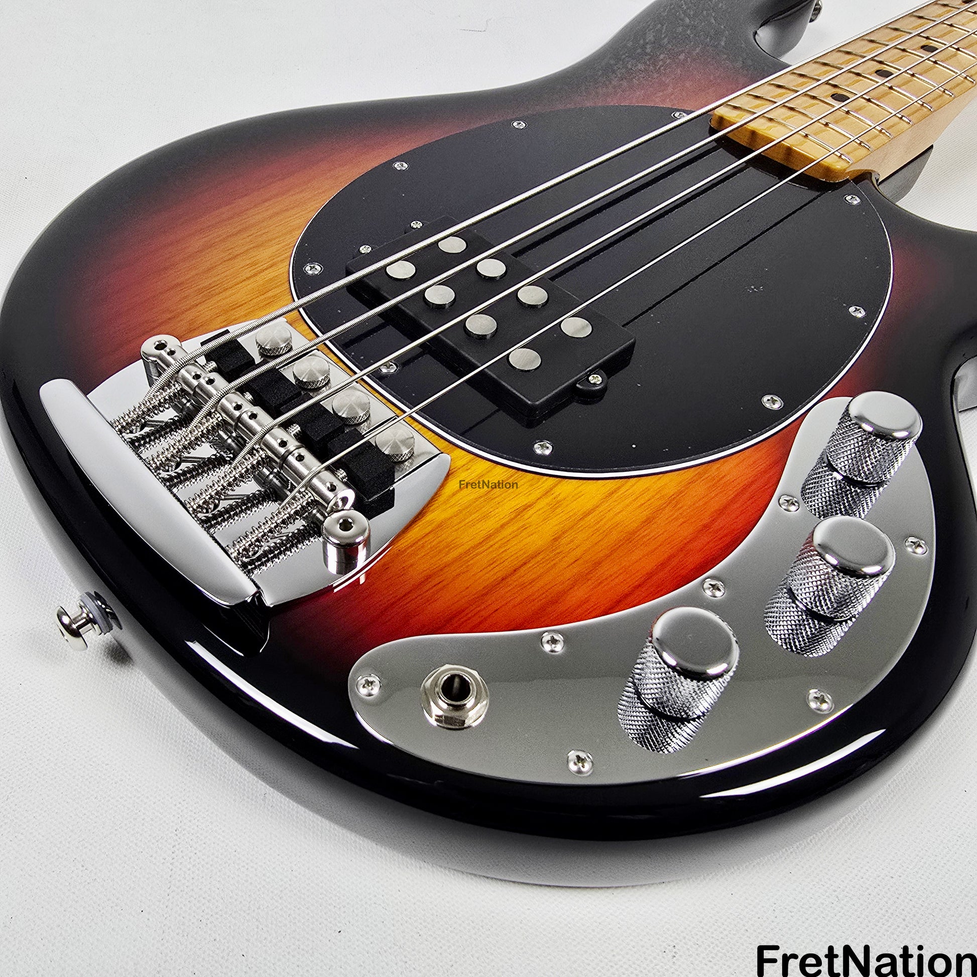 Music Man Ernie Ball Music Man StingRay Retro 70s 4-String Bass Vintage Sunburst 9.94lbs CB00271