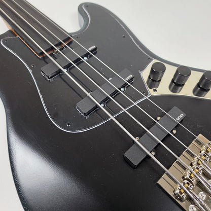 McGrath J-Style Thunderhorse IV 4-String Fretless Bass EMG - Orbital Ink 8.54lbs