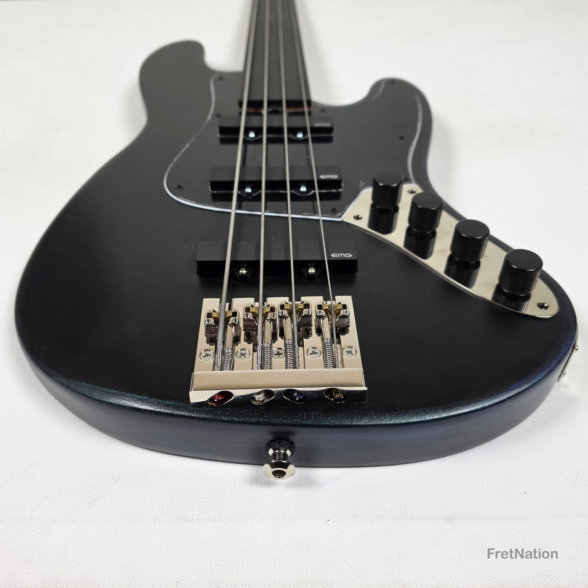 McGrath J-Style Thunderhorse IV 4-String Fretless Bass EMG - Orbital Ink 8.54lbs