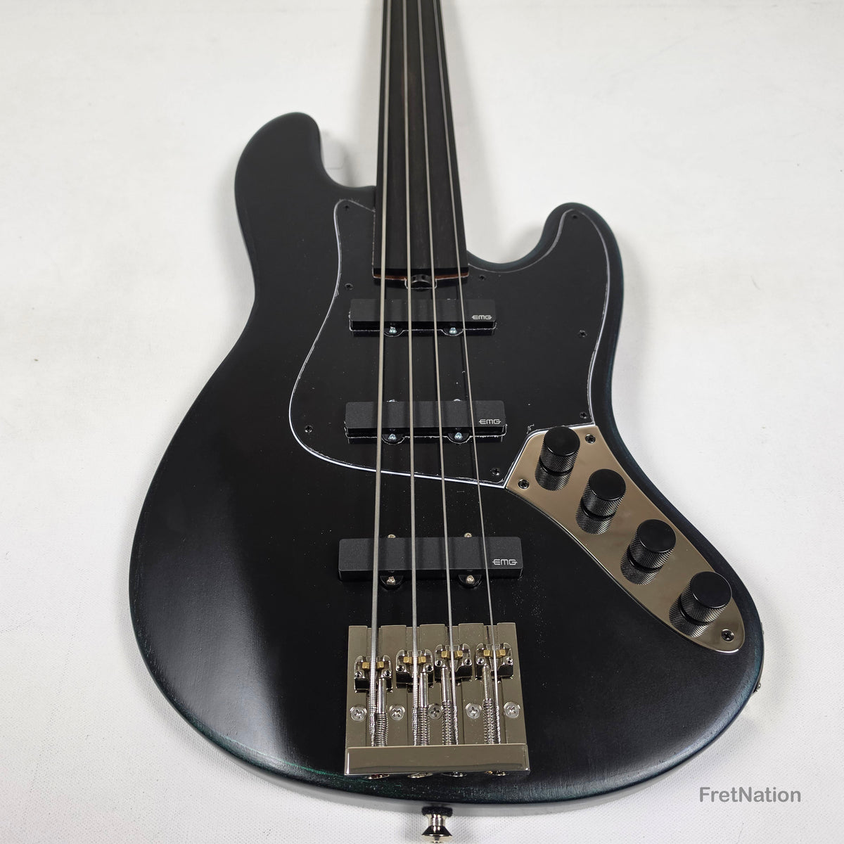 McGrath J-Style Thunderhorse IV 4-String Fretless Bass EMG - Orbital Ink 8.54lbs