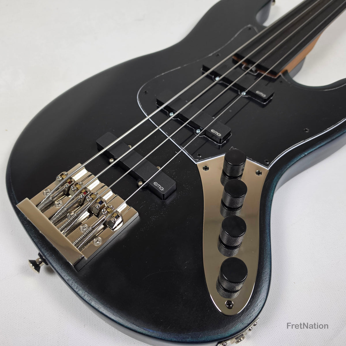 McGrath J-Style Thunderhorse IV 4-String Fretless Bass EMG - Orbital Ink 8.54lbs