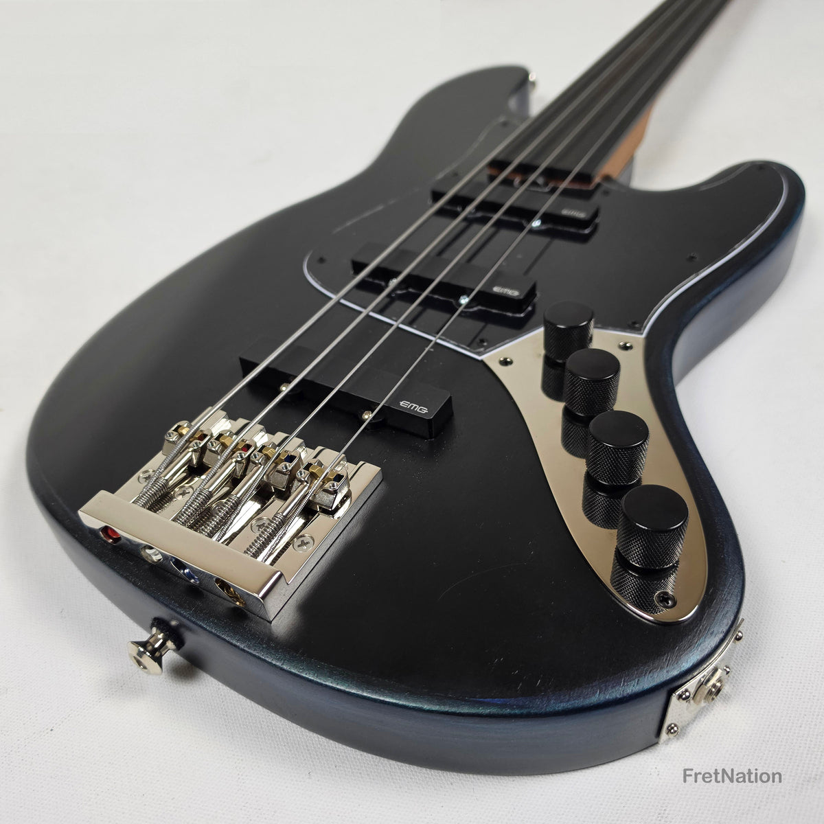 McGrath J-Style Thunderhorse IV 4-String Fretless Bass EMG - Orbital Ink 8.54lbs