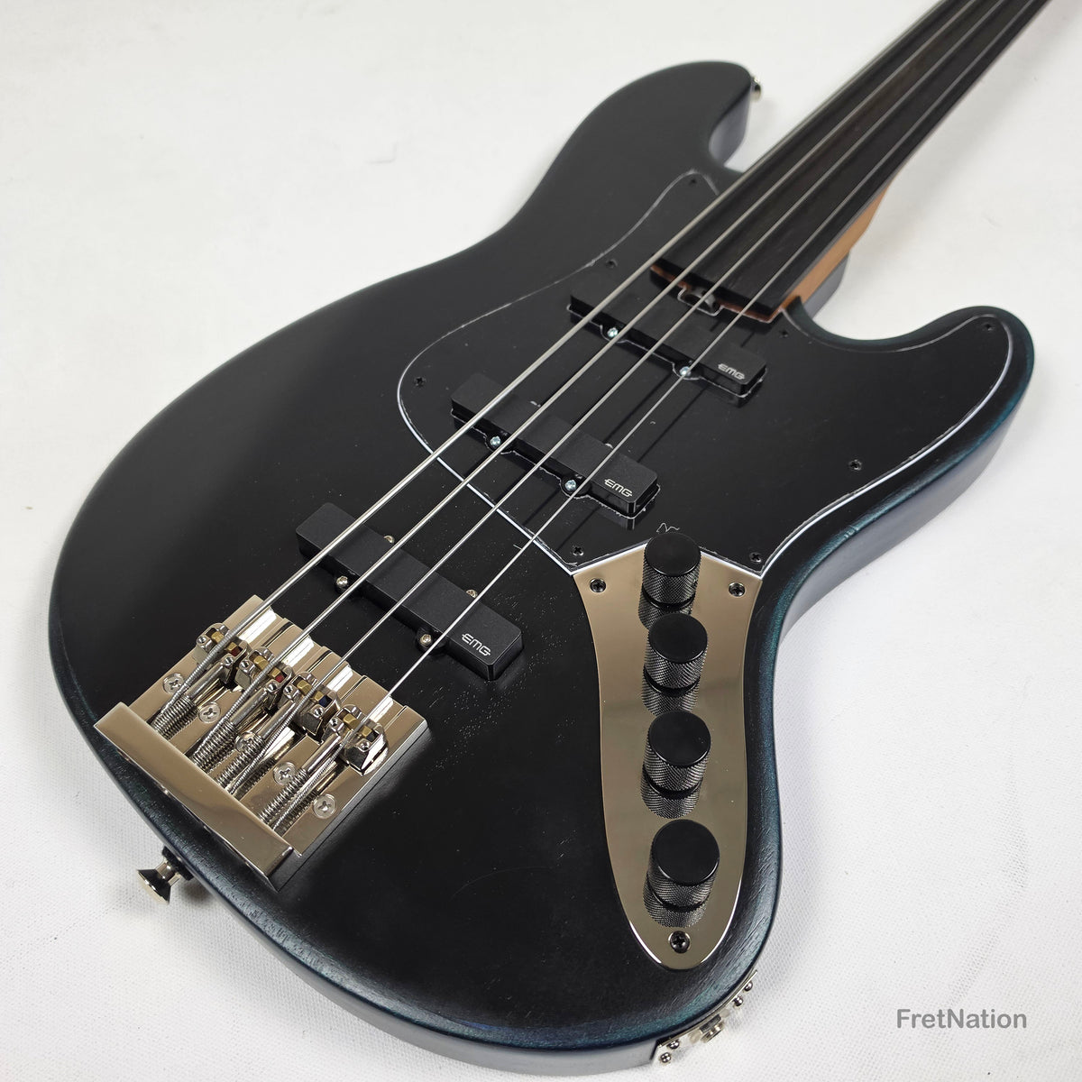 McGrath J-Style Thunderhorse IV 4-String Fretless Bass EMG - Orbital Ink 8.54lbs