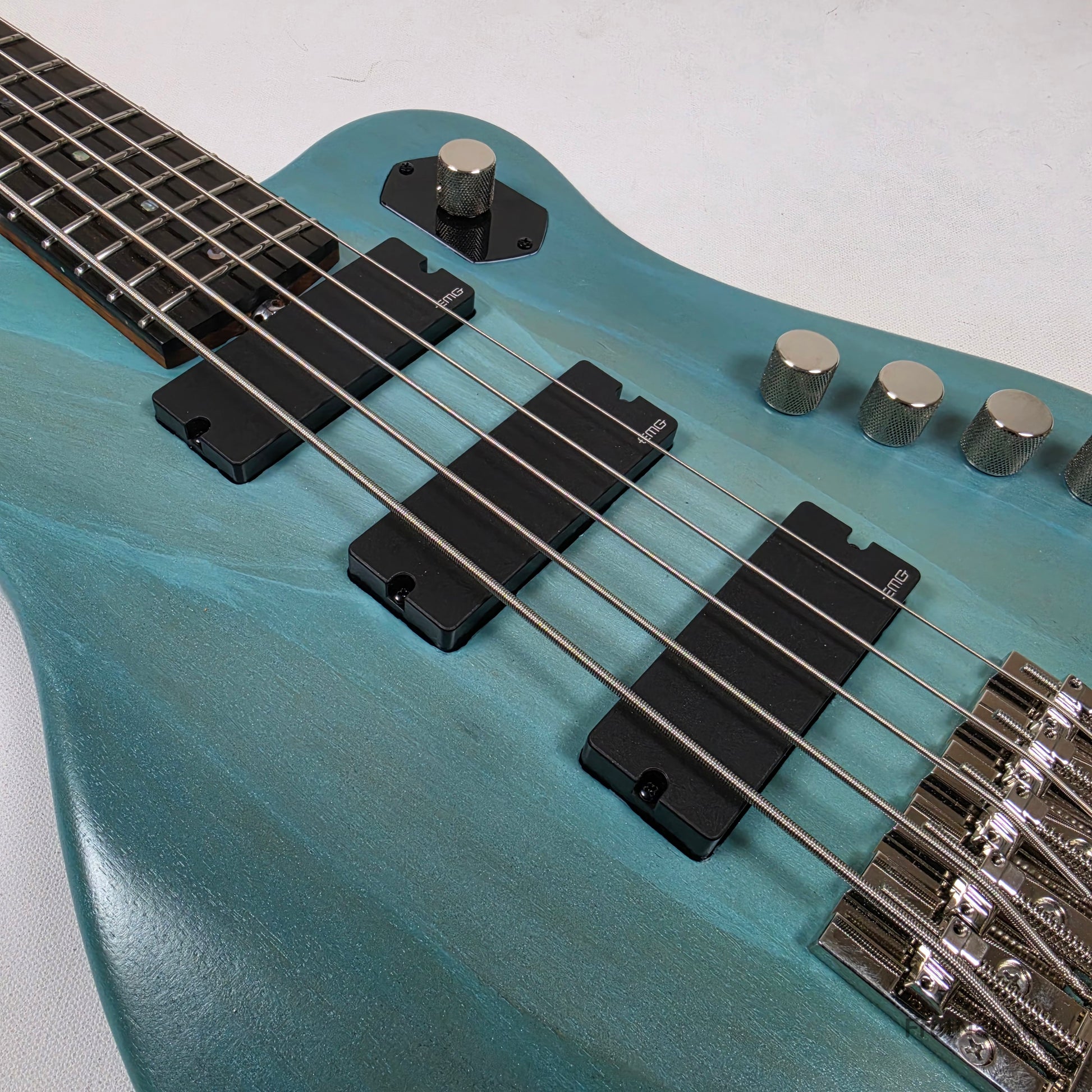 McGrath Guitars McGrath Rebel 5-String Bass - Pool Blue 10.36lbs