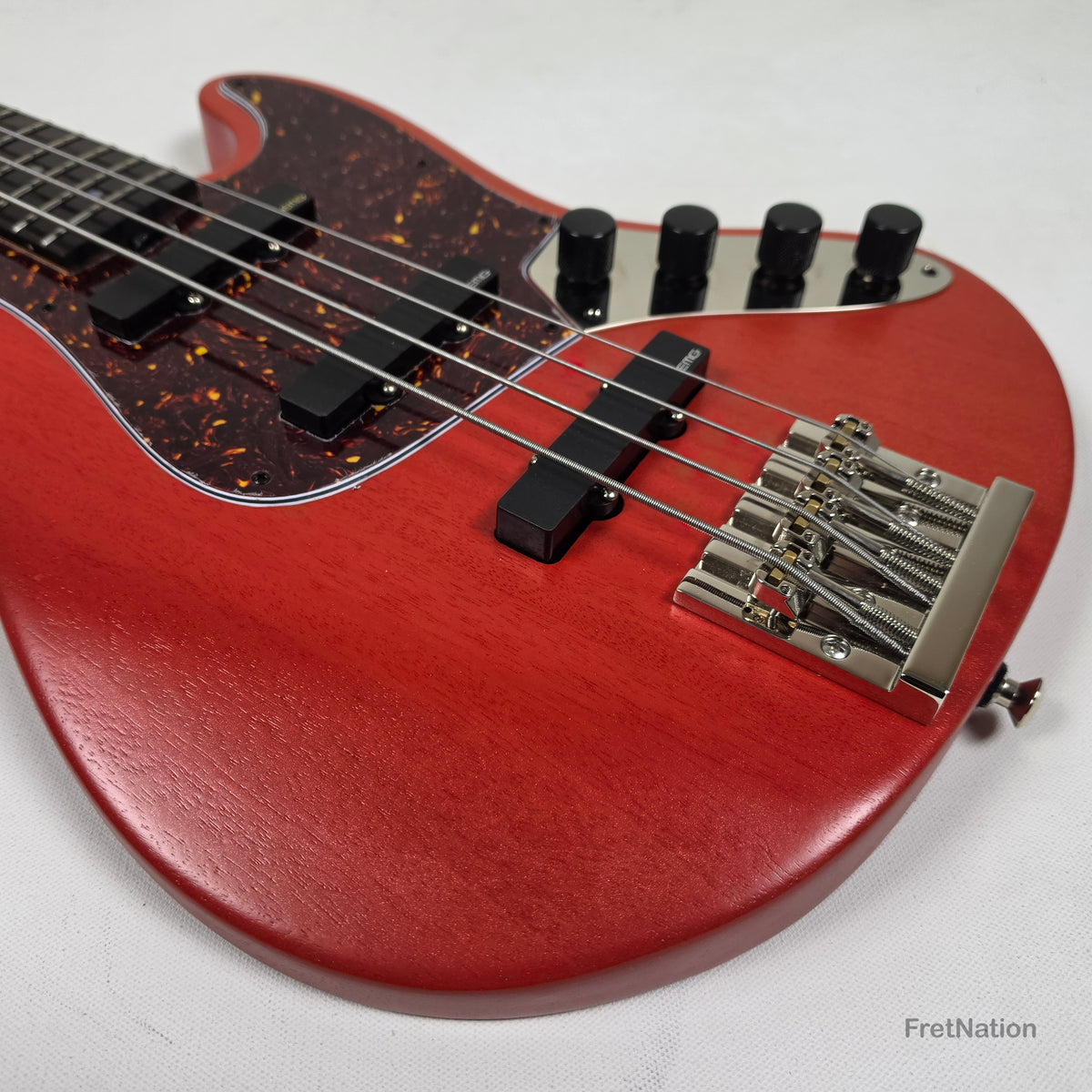 McGrath Guitars McGrath J-Style Thunderhorse IV 4-String Bass EMG - Siesta Red 8.96lbs