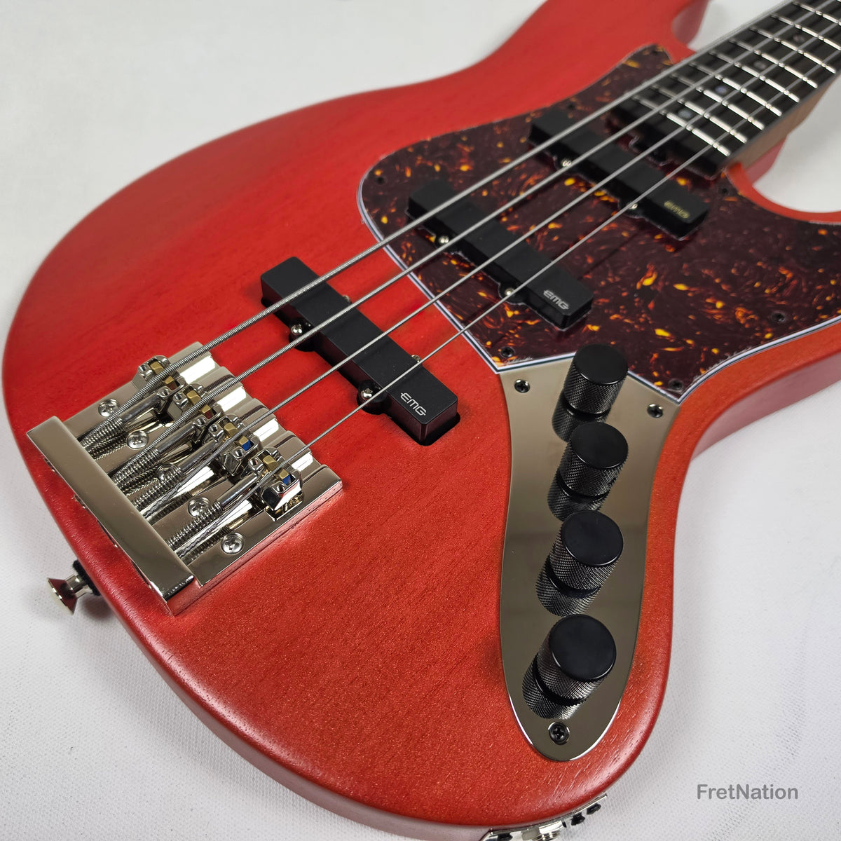 McGrath Guitars McGrath J-Style Thunderhorse IV 4-String Bass EMG - Siesta Red 8.96lbs