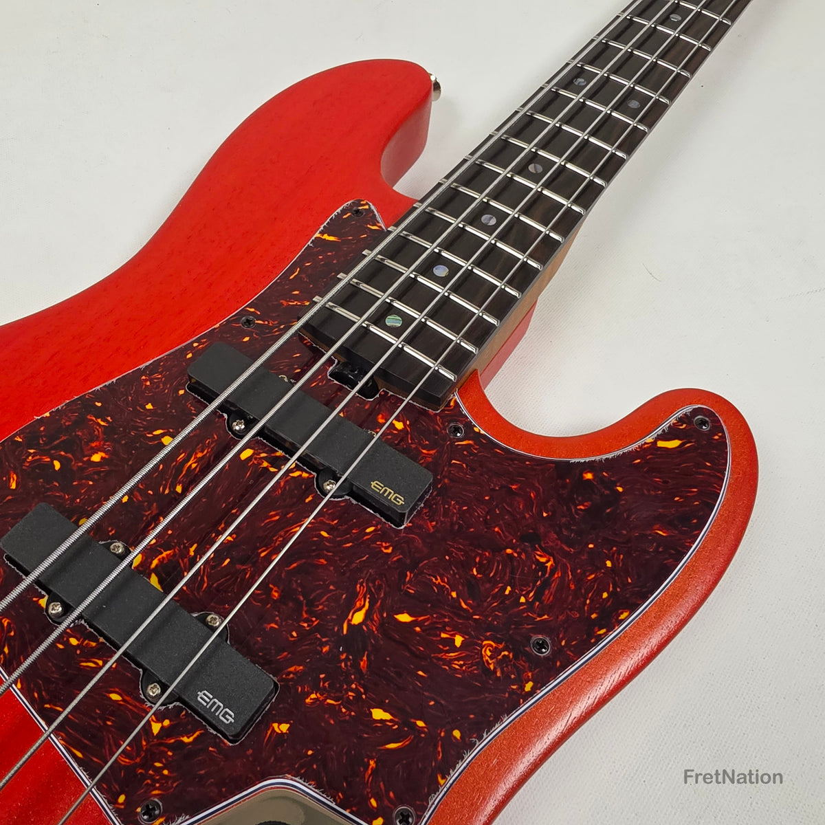 McGrath Guitars McGrath J-Style Thunderhorse IV 4-String Bass EMG - Siesta Red 8.96lbs