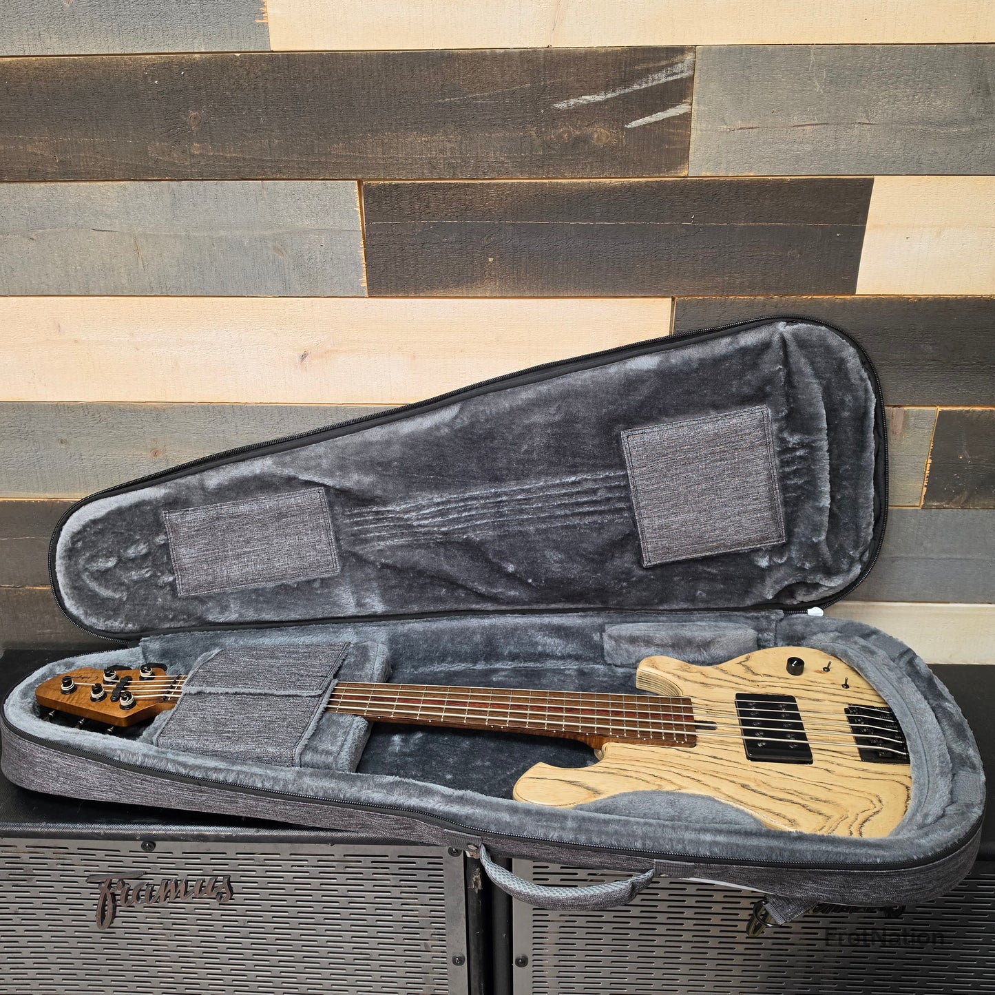Curtinsmith Southland 5-String Bass 31" Scale - 7.42lbs Pre-Owned