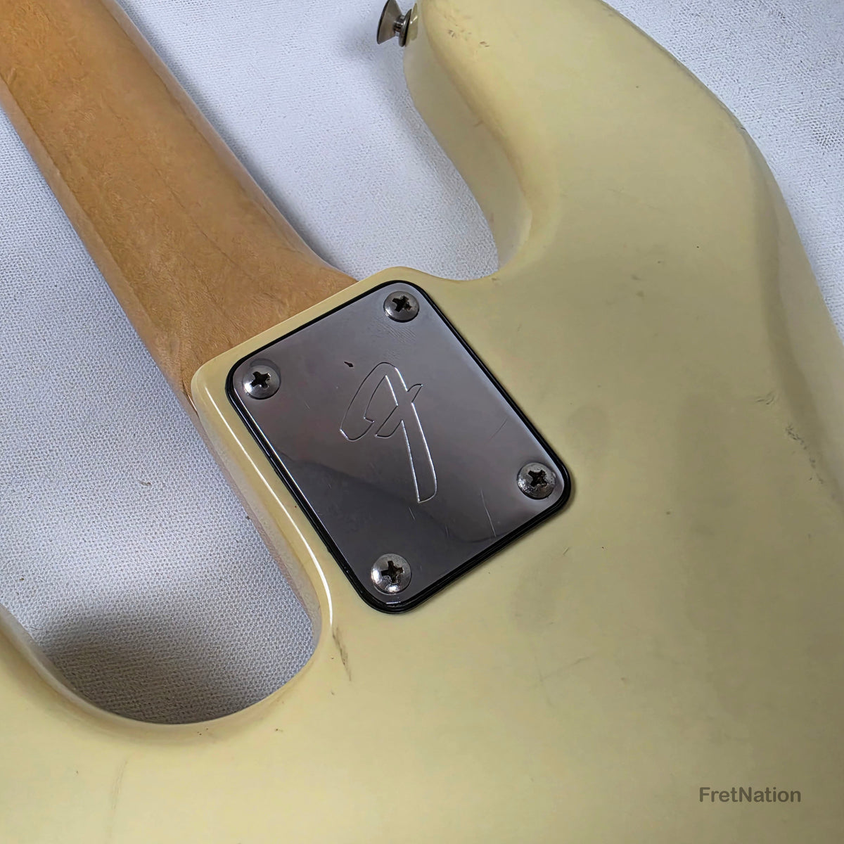 Fret Nation Fender 1979 4-String Precision Bass Fretless Olympic White 10.20lbs #S877840 Pre-Owned