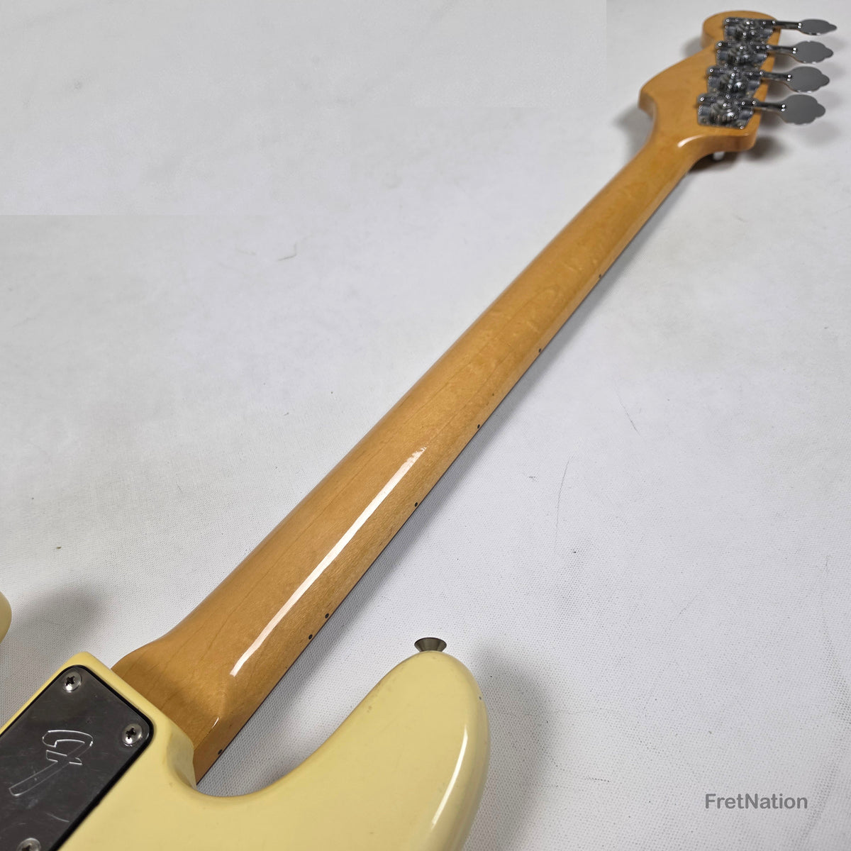 Fret Nation Fender 1979 4-String Precision Bass Fretless Olympic White 10.20lbs #S877840 Pre-Owned