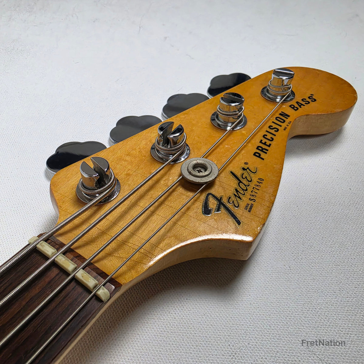 Fret Nation Fender 1979 4-String Precision Bass Fretless Olympic White 10.20lbs #S877840 Pre-Owned