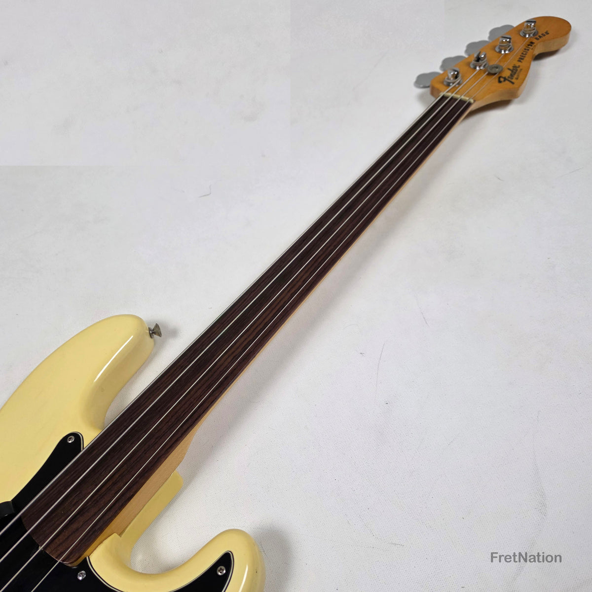 Fret Nation Fender 1979 4-String Precision Bass Fretless Olympic White 10.20lbs #S877840 Pre-Owned