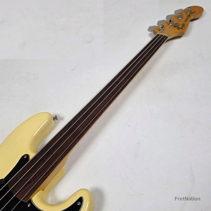 Fret Nation Fender 1979 4-String Precision Bass Fretless Olympic White 10.20lbs #S877840 Pre-Owned