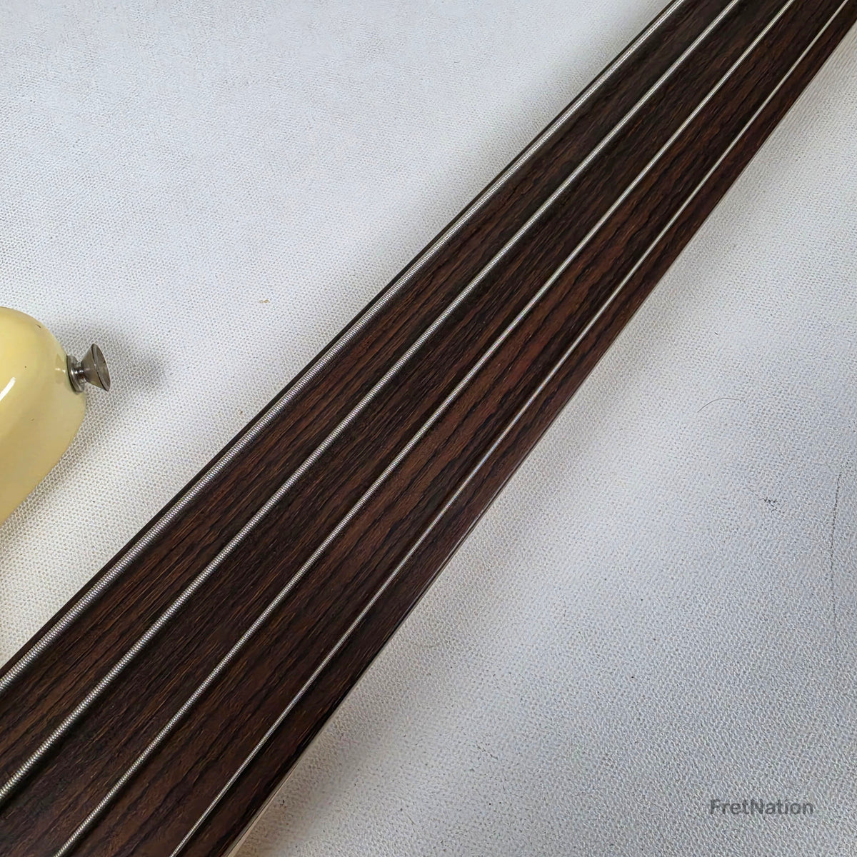 Fret Nation Fender 1979 4-String Precision Bass Fretless Olympic White 10.20lbs #S877840 Pre-Owned