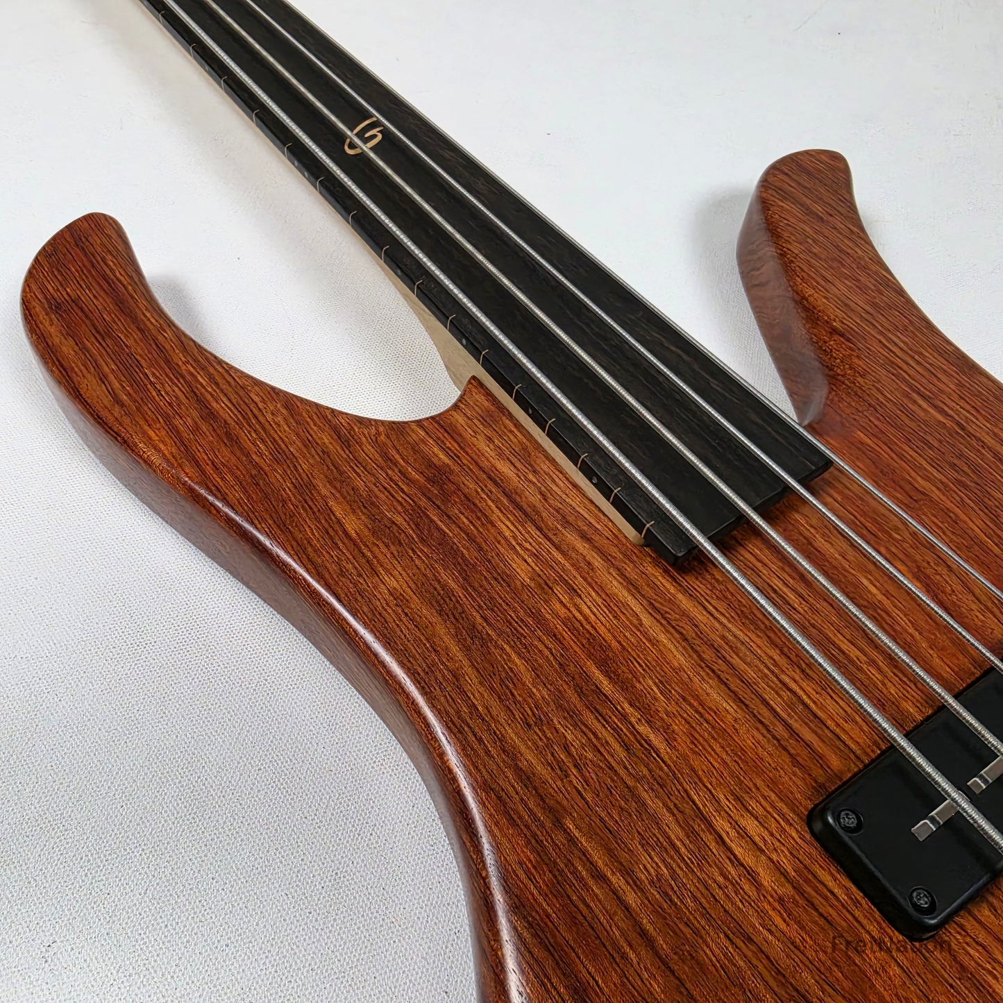 Garz Guitars Kungha 4 Fretless 4-String Bass - 10.62lbs Pre-Owned