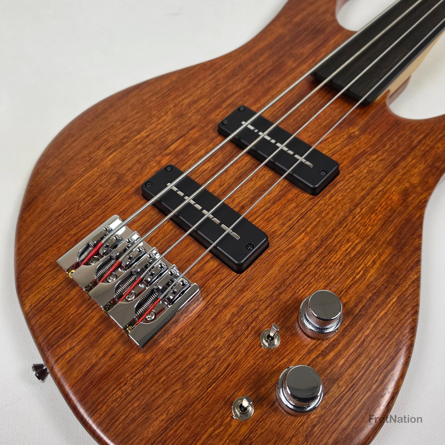 Garz Guitars Kungha 4 Fretless 4-String Bass - 10.62lbs Pre-Owned