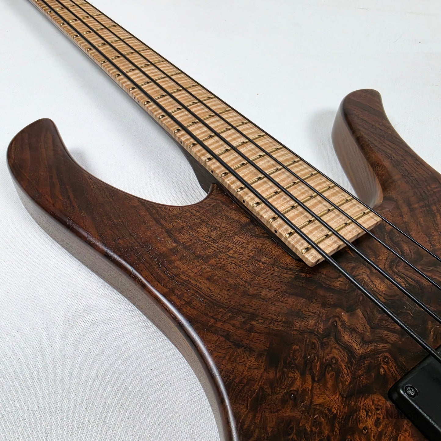 Garz Guitars Kungha 4 Fretted 4-String Bass - 9.64lbs Pre-Owned