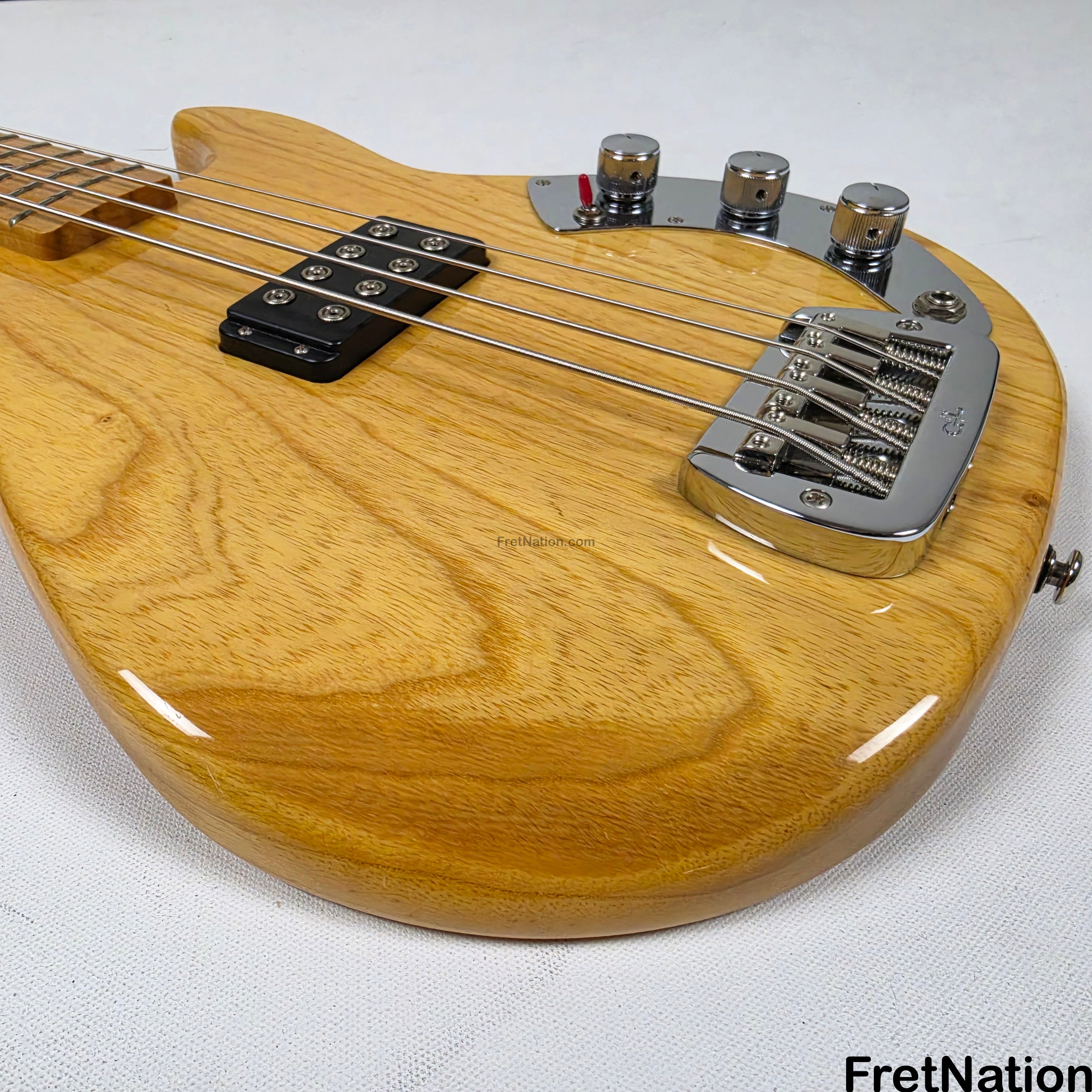 G&L CLF L-1000 4-String Bass Natural 8.54lbs CLF1805176 - Pre