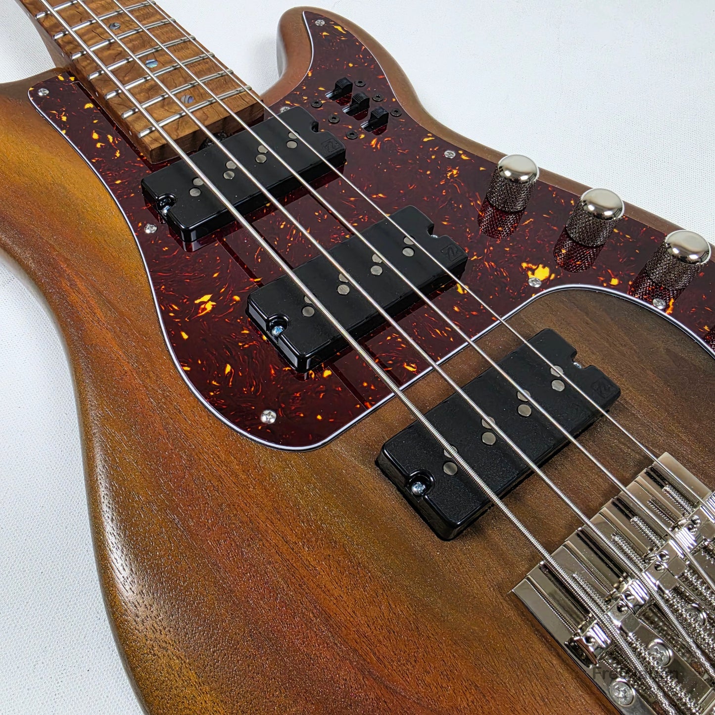 Fret Nation McGrath Thunderhorse IV 4-String Bass Nordstrand Big Splits - Whiskey 7.94lbs - Pre-Owned