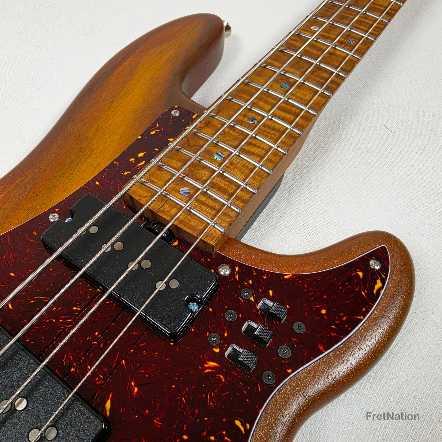 Fret Nation McGrath Thunderhorse IV 4-String Bass Nordstrand Big Splits - Whiskey 7.94lbs - Pre-Owned