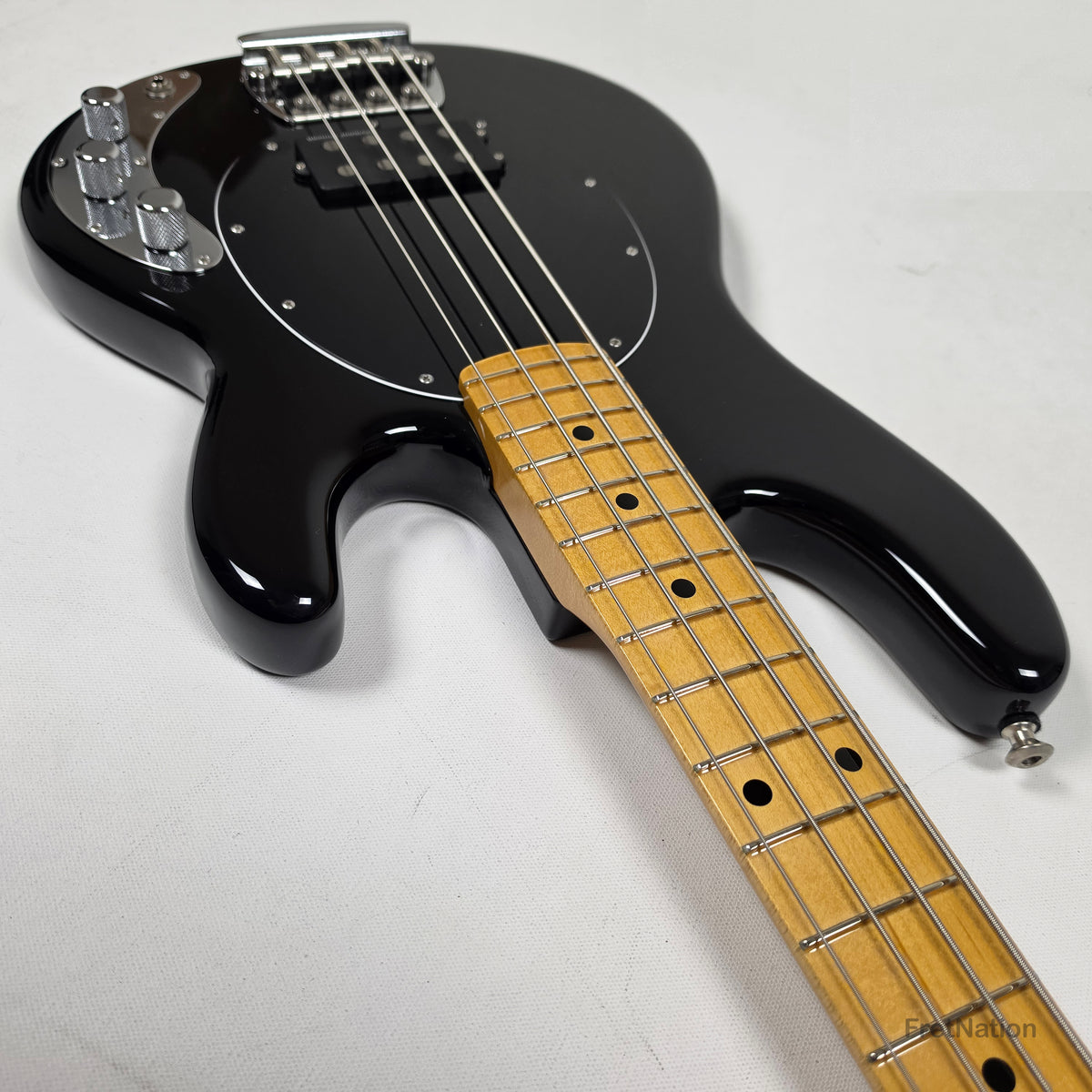 Ernie Ball Music Man StingRay Retro 70s 4-String Bass Black 9.38lbs CB00213 - Pre-Owned