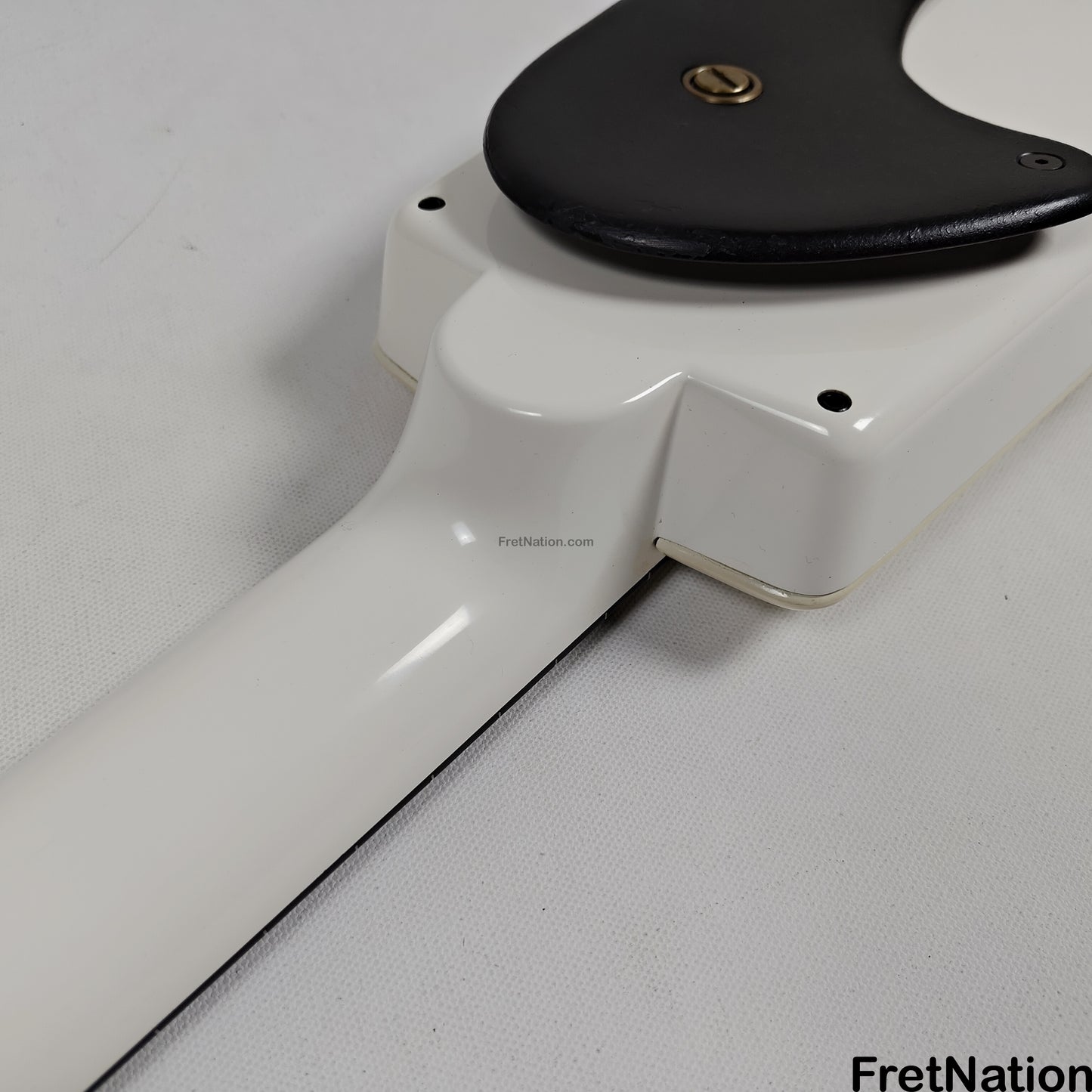 Fret Nation Steinberger XL-2 White Headless 1985 4-String Bass - 8.72lbs #3554 Pre-Owned