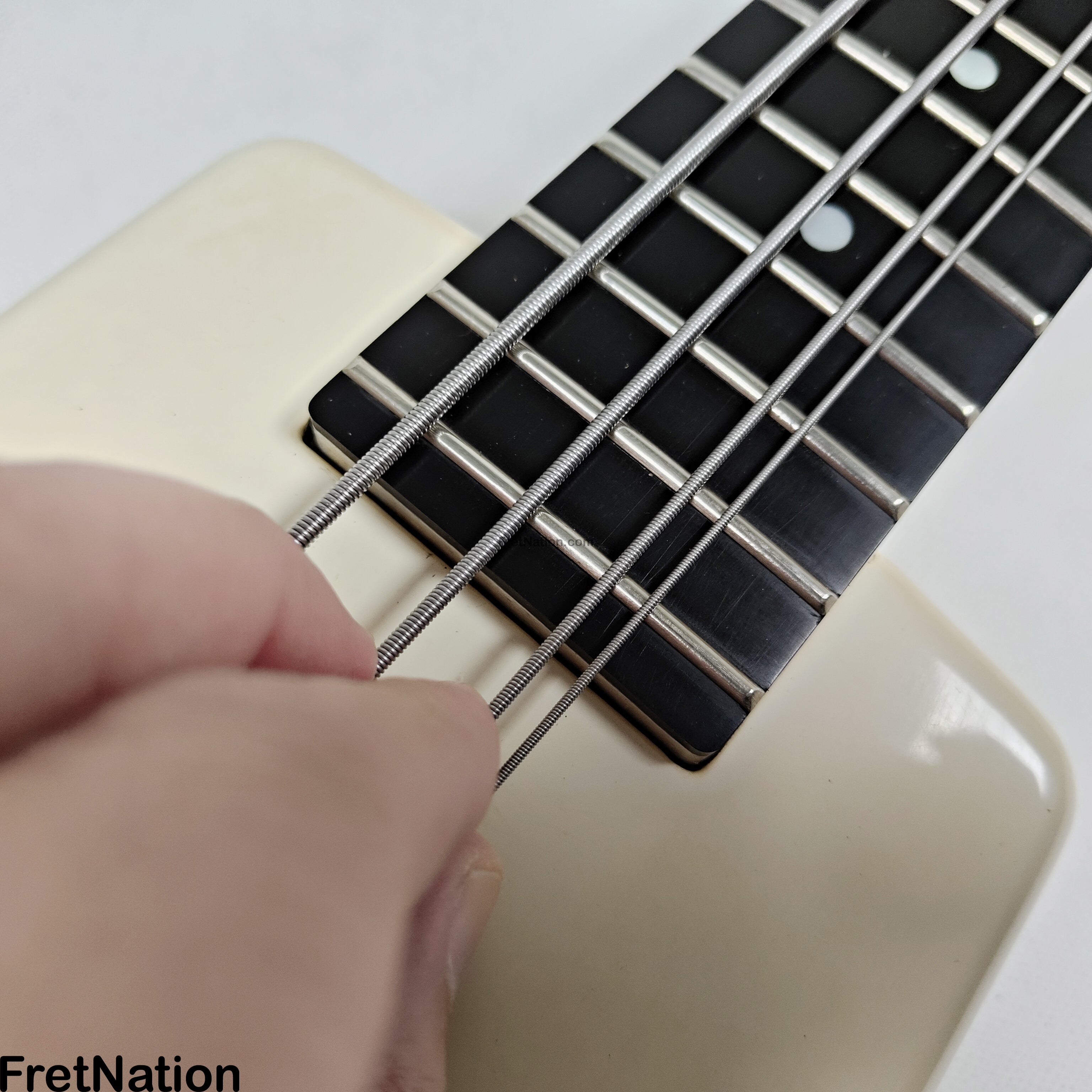 Steinberger XL-2 White Headless 1985 4-String Bass - 8.72lbs #3554