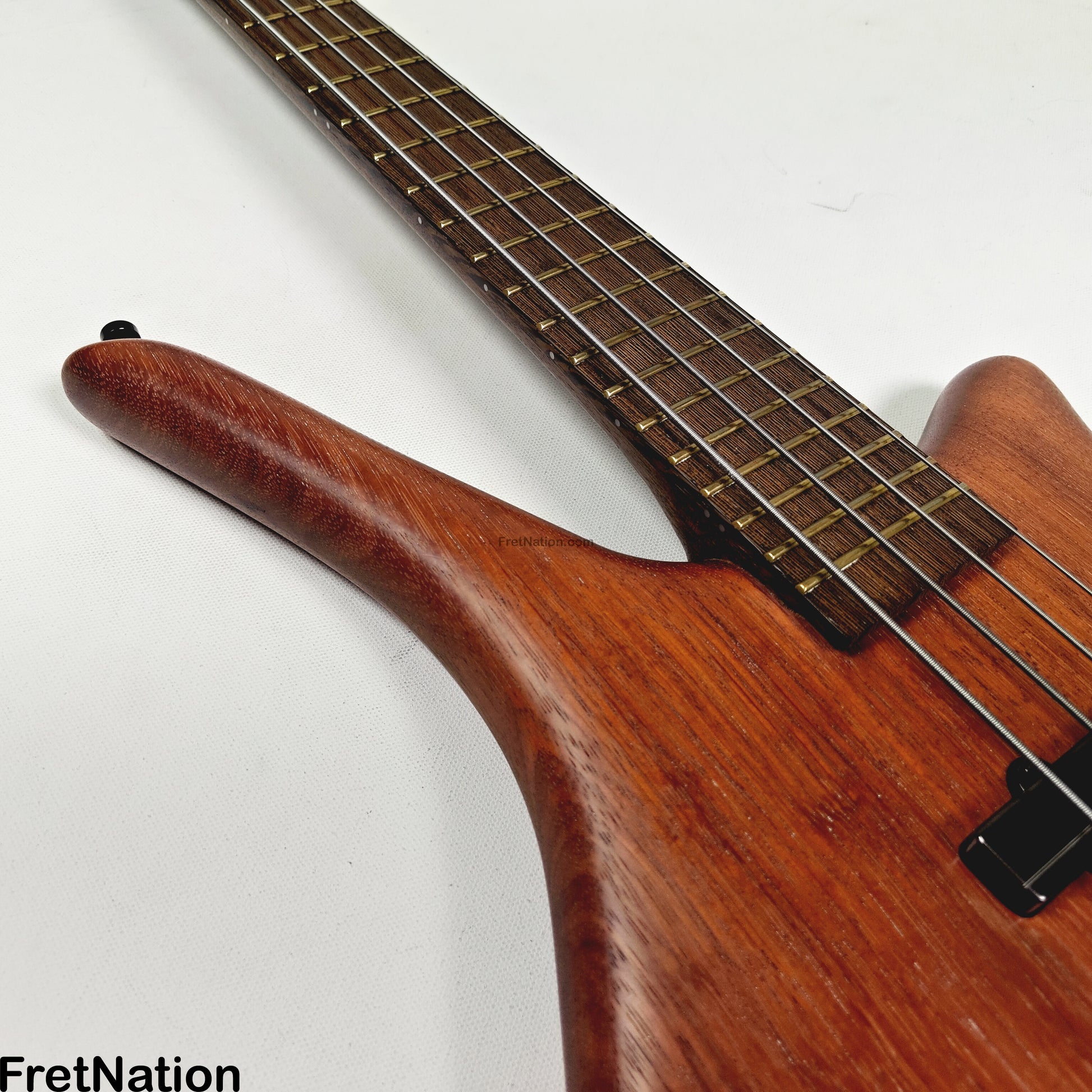 Fret Nation Warwick MasterBuilt Dolphin SN 4-String Special Edition - 9.68lbs J 164007-23 Pre-Owned