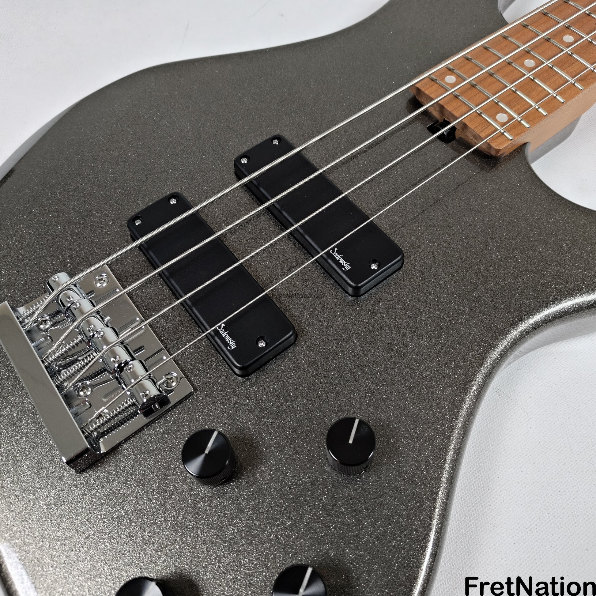 Sadowsky Sadowsky MetroExpress 24MS4 4-String Modern Bass - Solid Silver Metallic High Polish w/ Maple Fingerboard 8.40lbs - 000903-25