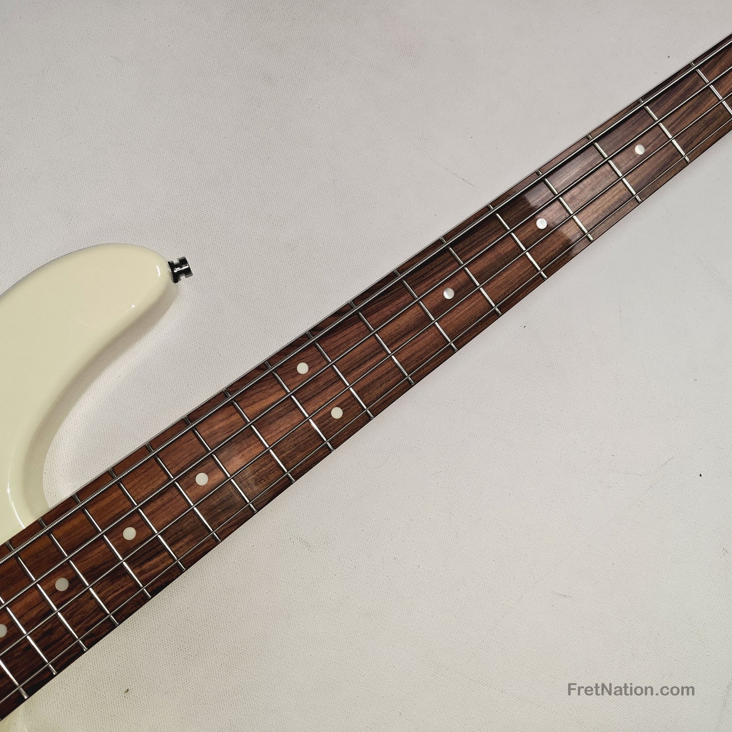 Sadowsky MetroExpress 24MS4 4-String Modern Bass Solid Olympic White High Polish w/ Morado Fingerboard 8.20lbs #0690-25 Blemish