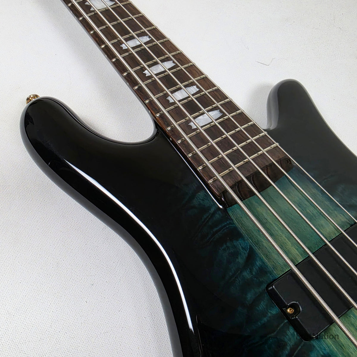 Spector Spector Icon NS-5 Neck-Thru 5-String Bass Black & Blue 9.72bs ICONNS5BLKBL CI26051644