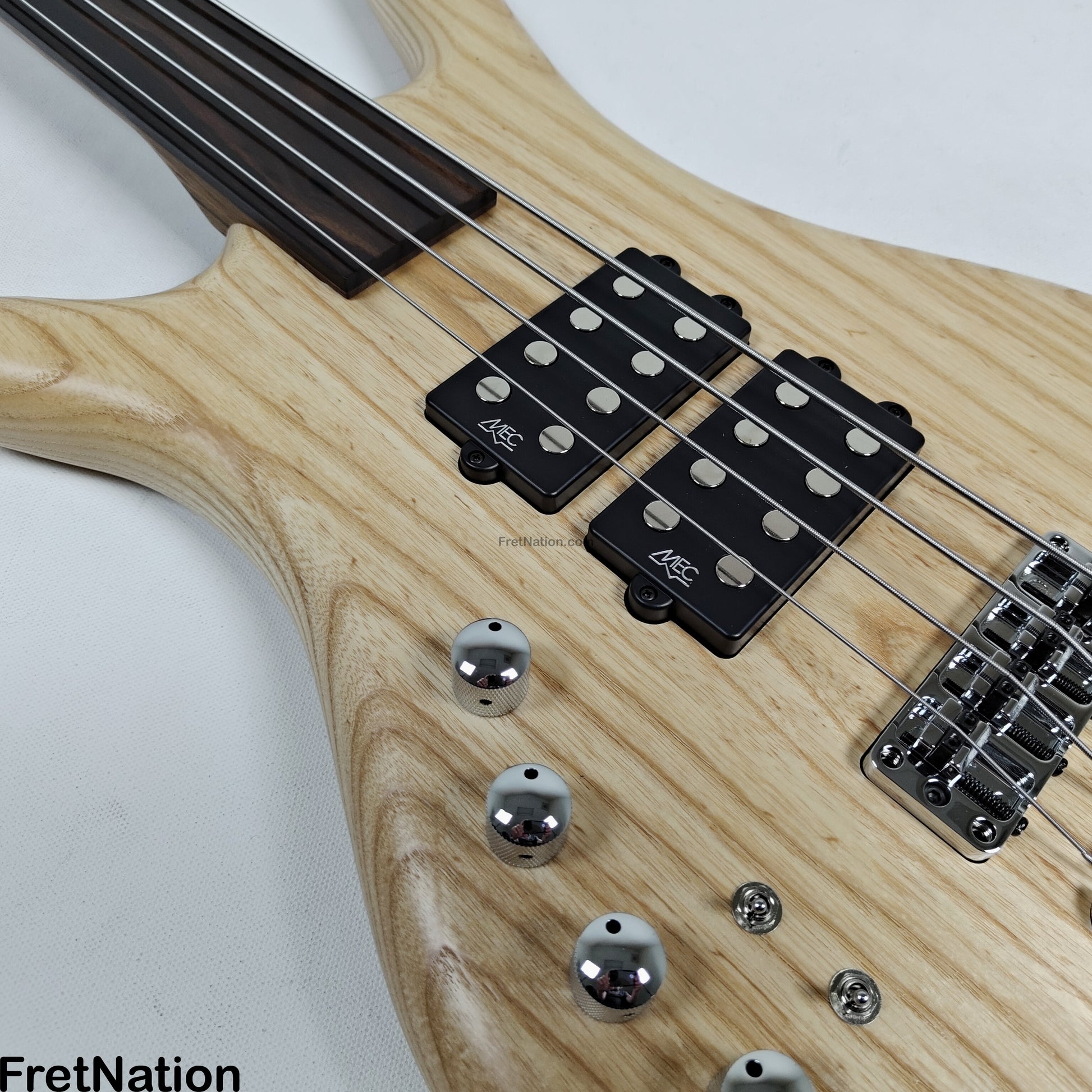 Warwick Warwick Teambuilt GPS Corvette $$ 4-String Lefty - Natural Transparent Satin Fretless 9.52lbs D 013548-25