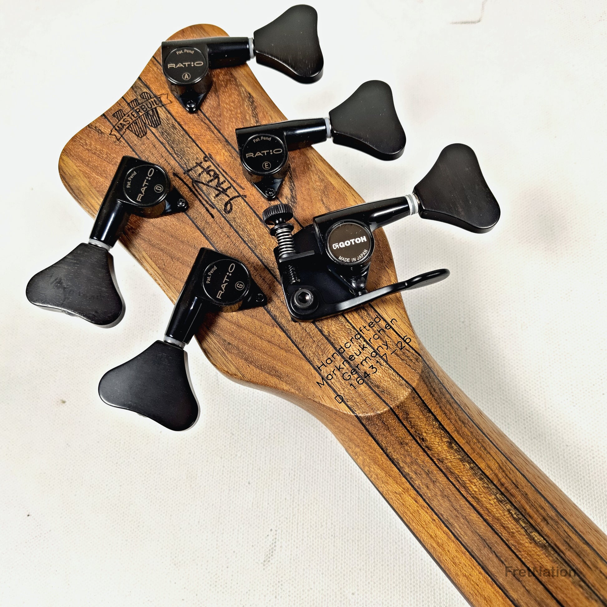 Warwick Warwick Masterbuilt P-Nut Signature III 5-string Blackwood Burl - 11.20lbs D 164317-26