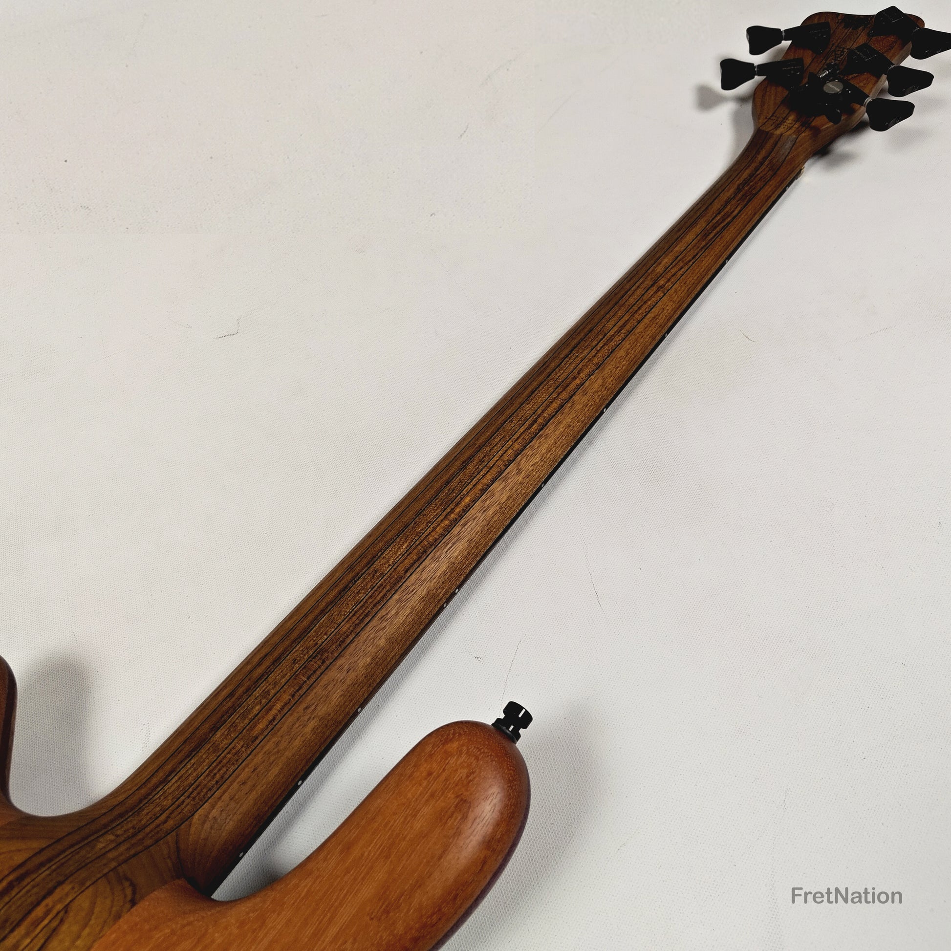 Warwick Warwick Masterbuilt P-Nut Signature III 5-string Blackwood Burl - 11.20lbs D 164317-26