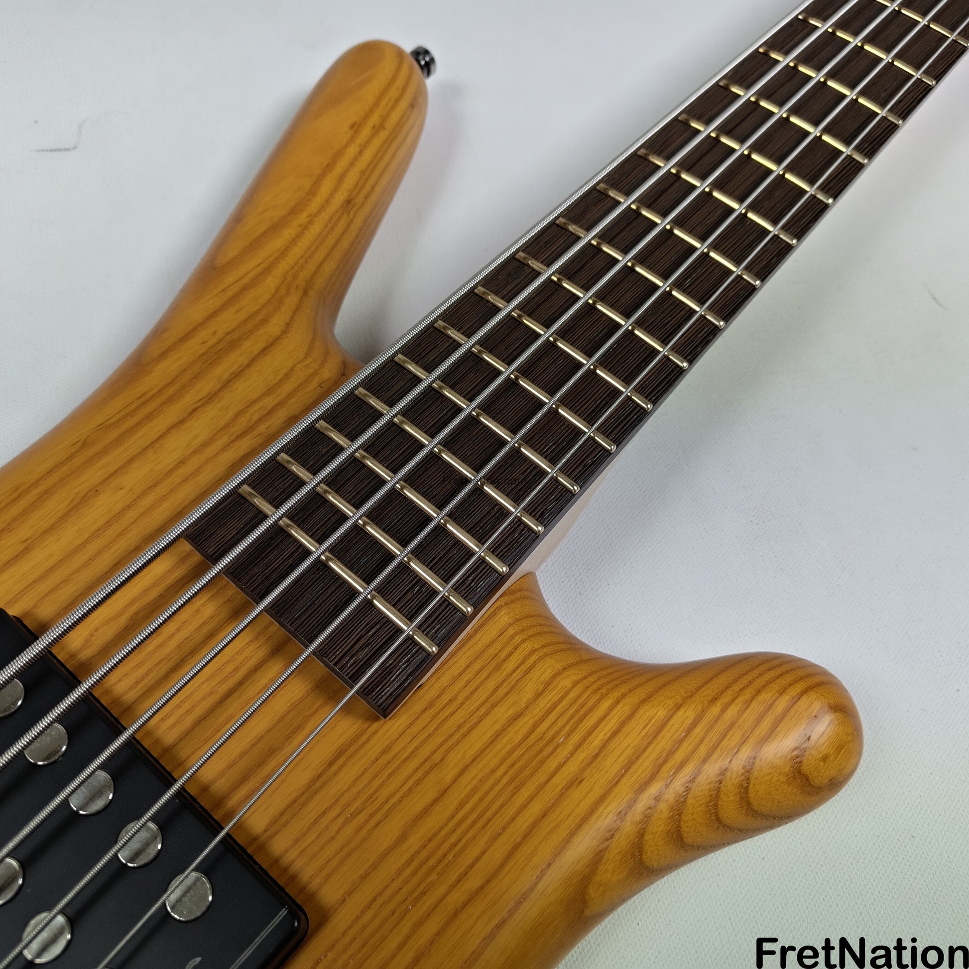 Warwick Warwick RockBass Corvette $$ 5-String Bass Honey Violin 10.10lbs #568047-25 NAMM Display